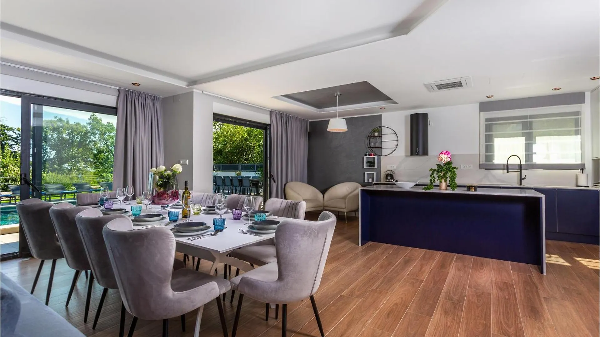 Beautiful Home In Opric With Wifi 0*,